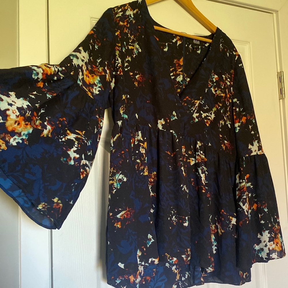 V shape, split neck, loose blouse!!